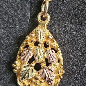 Black Hills Gold 10kt Tri Color Pendant with Necklace